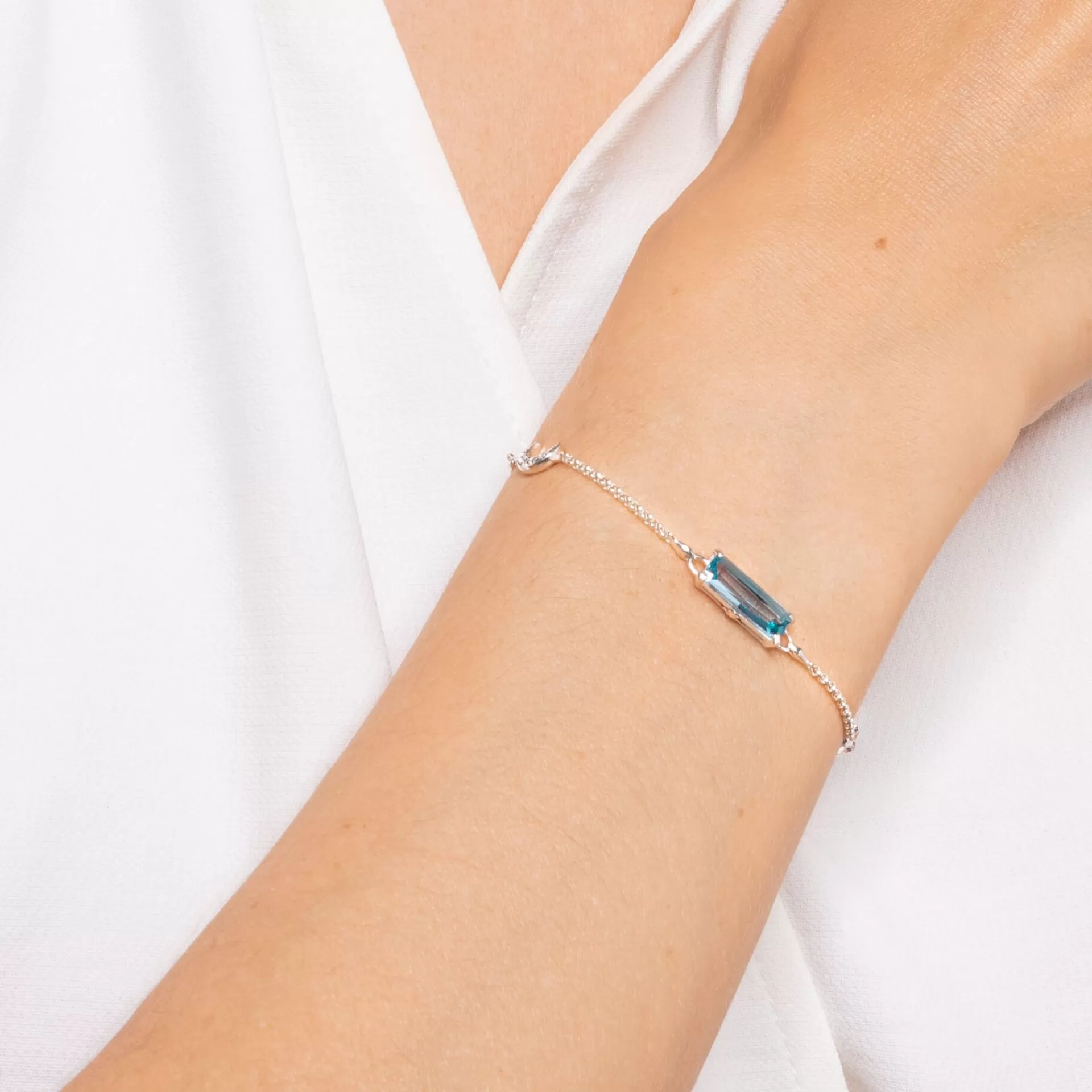 THOMAS SABO Armband | Återvunnet 925 silver<ARMBAND AKVAMARINBL&ARING; STEN MED M&ARING;NE OCH STJ&AUML;RNA SILVER blå, silverfargad, vit