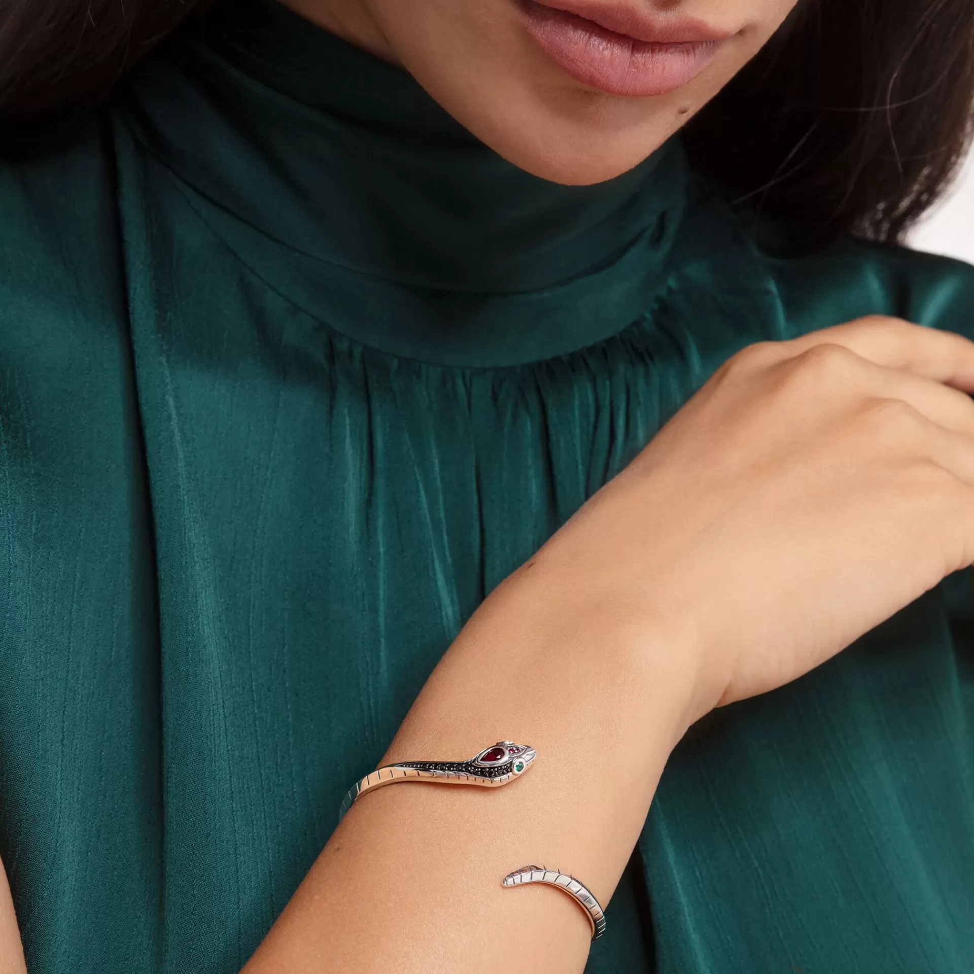 THOMAS SABO Armringar | Armringar<ARMRING ORM SILVER grön, svart, silverfargad, röd