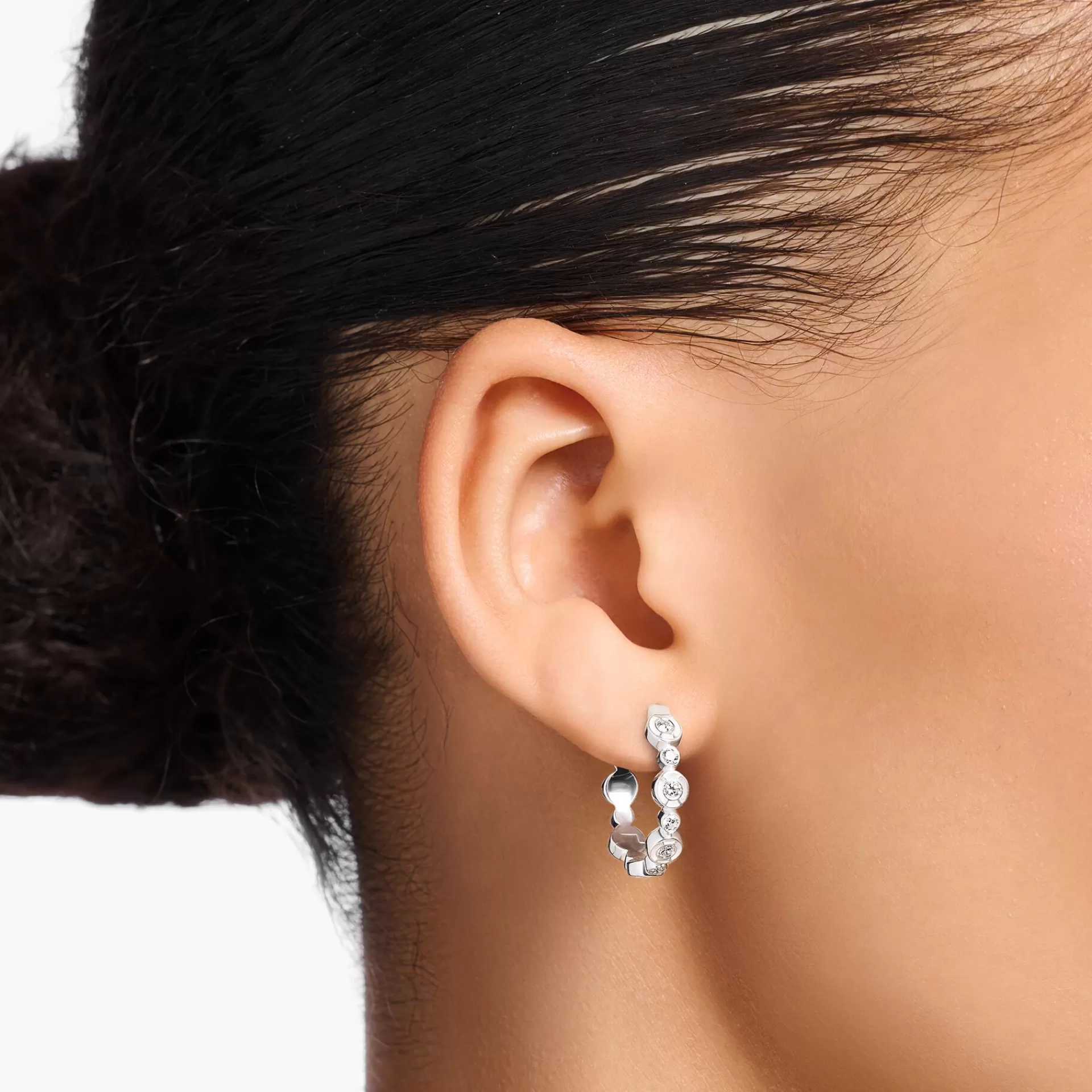 THOMAS SABO Creoler | Återvunnet 925 silver<CREOL&OUML;RH&AUML;NGEN CIRKLAR MED VITA STENAR SILVER silverfargad, vit