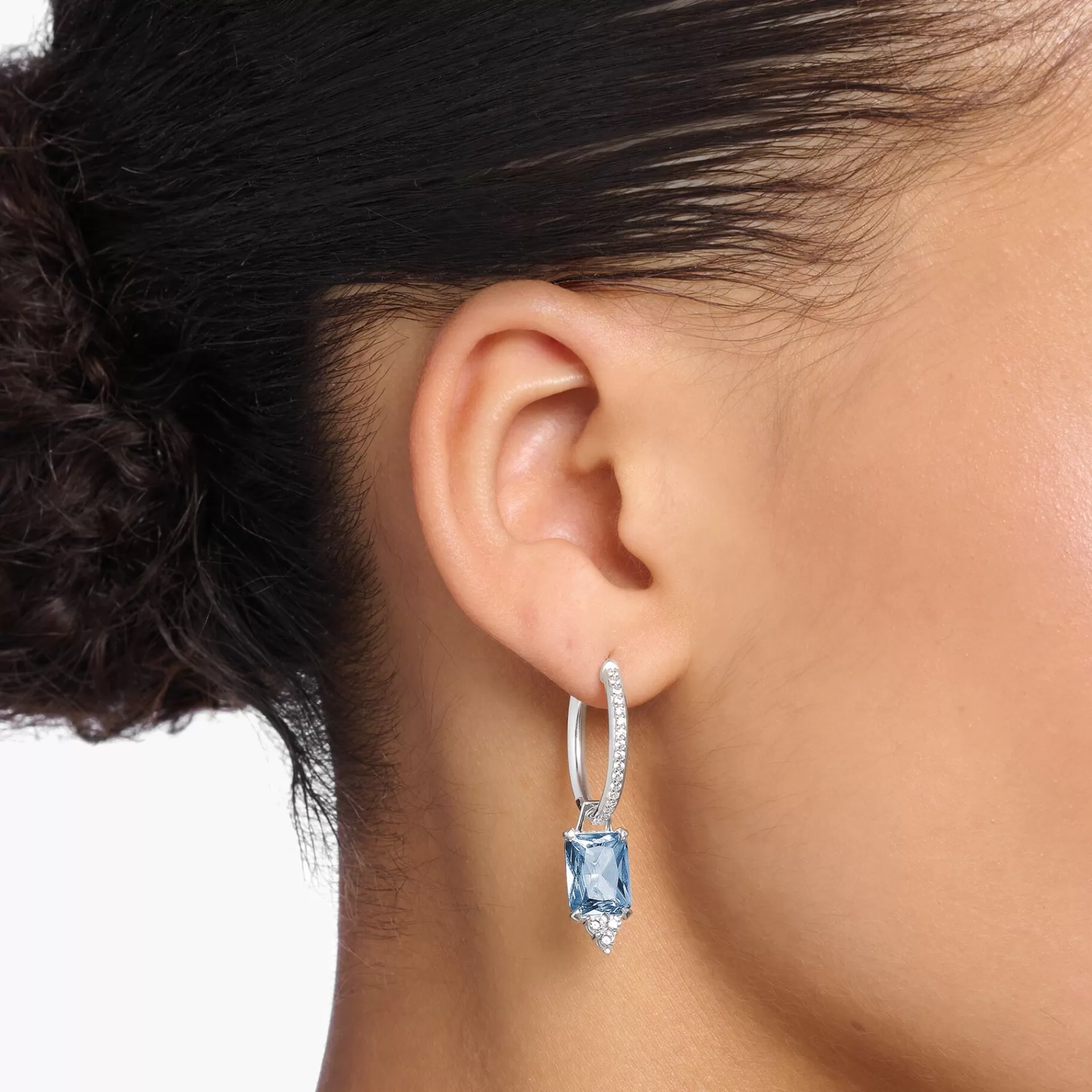 THOMAS SABO Creoler | Återvunnet 925 silver<CREOL&OUML;RH&AUML;NGEN MED AKVAMARINBL&ARING; OCH VITA STENAR SILVER silverfargad, ljusblå, vit