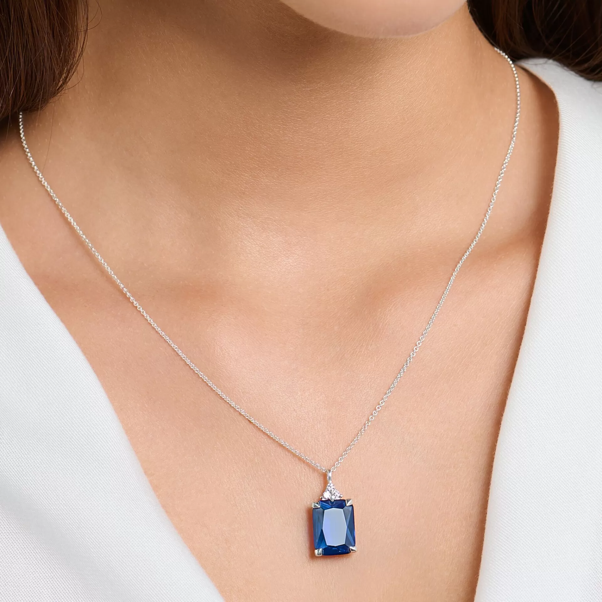 THOMAS SABO Halsband | Återvunnet 925 silver<HALSBAND MED BL&ARING; OCH VITA STENAR SILVER silverfargad, mörkblå, vit